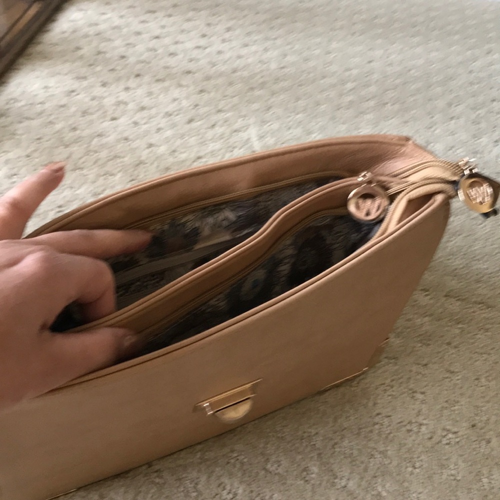 Purse - Picture 3 of 3